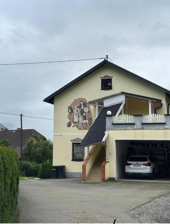 Gemuetliche Kleine Wohnung Mit Garten Unterburg  Exterior photo